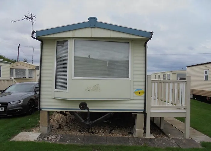 Sealands : Atlas Sl:- 6 Berth, Access To The Beach, Close To Site Entrance