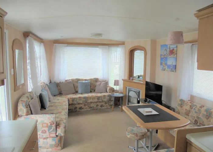 Sealands : Atlas Sl:- 6 Berth, Access To The Beach, Close To Site Entrance