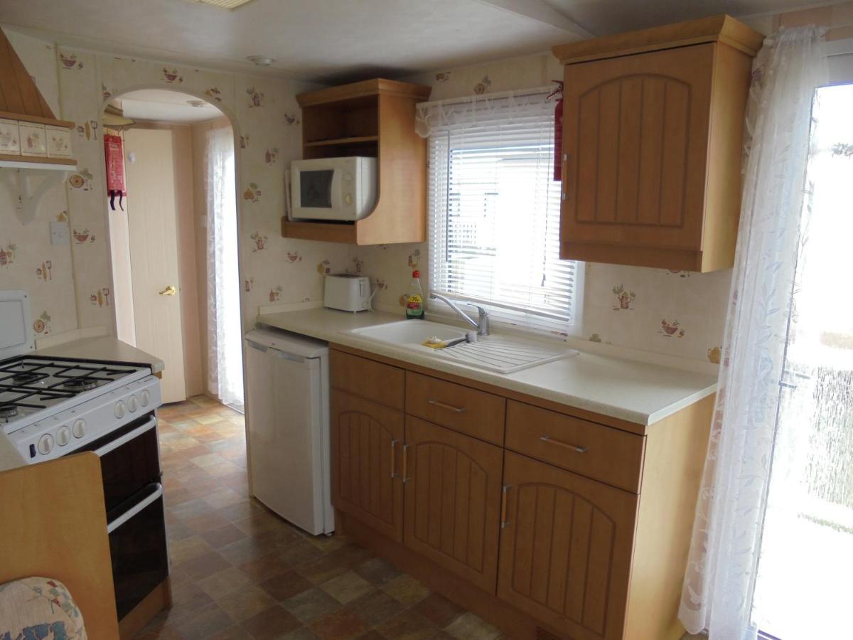 Sealands : Atlas Sl:- 6 Berth, Access To The Beach, Close To Site Entrance